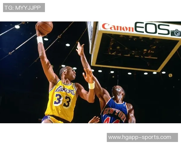 米勒评选历史最佳中锋贾巴尔奥尼尔领衔若约基奇夺三冠将改写历史