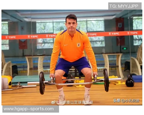 泰山中卫洛佩斯全场表现低迷对抗与争顶数据惨淡引发关注