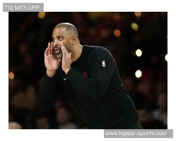 乌度卡称赞小贾表现出色关键时刻命中三分助力球队逆转胜利