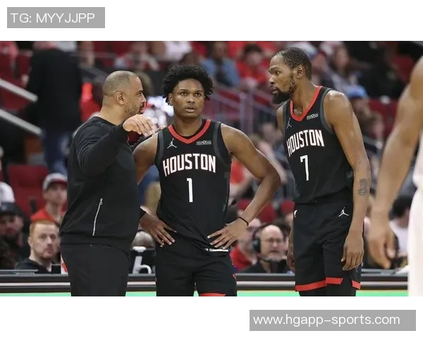 乌度卡称赞小贾表现出色关键时刻命中三分助力球队逆转胜利