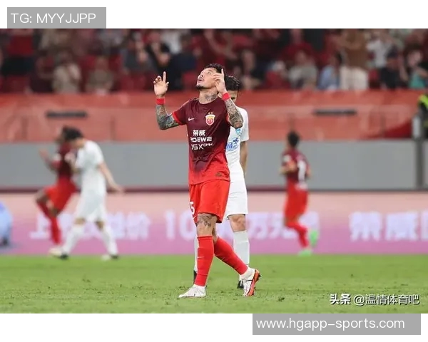 海港意外失球陈威扑救失误傅欢自摆乌龙陷入被动局面